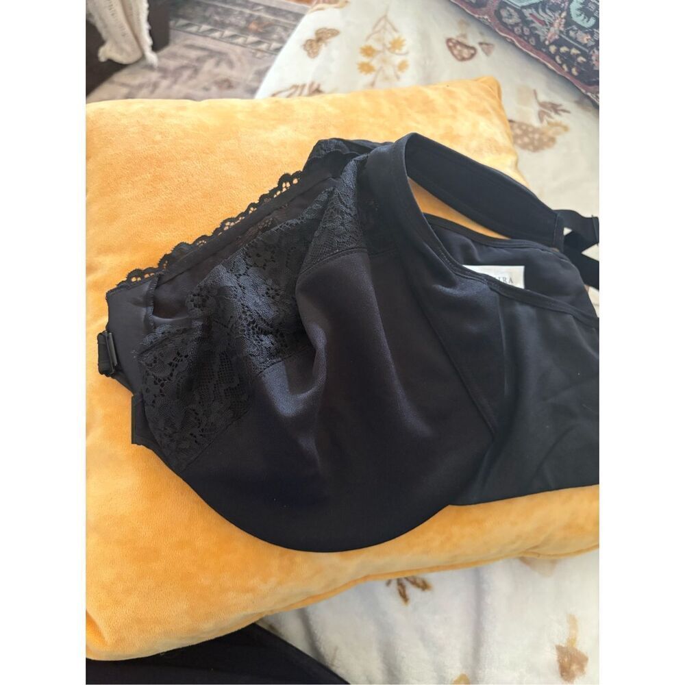 Delimira Front Closure Bra - Picture 2 of 8